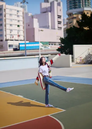 郑合惠子户外休闲小清新写真图片_5