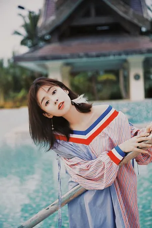 郑合惠子出游时尚写真高清图片_3