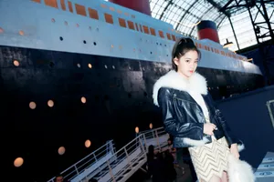 欧阳娜娜发布会性感写真图片_7