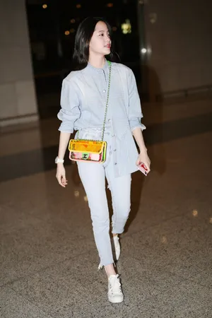 欧阳娜娜清爽私服机场街拍照图片_3