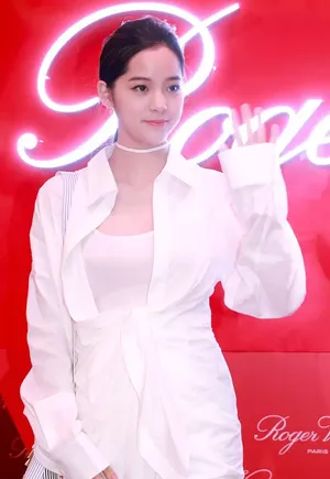 欧阳娜娜性感成熟风写真图片_2
