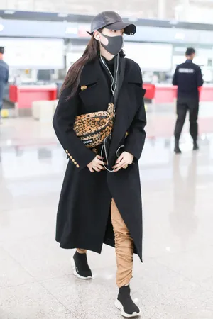 欧阳娜娜机场私服随性气质写真图片_2