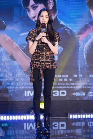 欧阳娜娜电影活动现场甜美写真图片_5