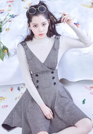 欧阳娜娜最新杂志写真图片：青春活力_1