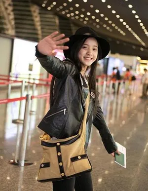 欧阳娜娜帅气时尚街拍图片_4