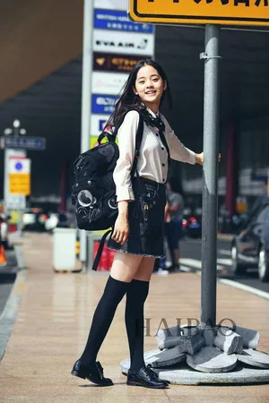 欧阳娜娜帅气时尚街拍图片_6