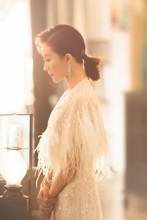舒畅性感贵妇妩媚迷人写真图片_3
