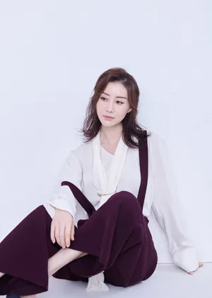 女神舒畅魅力十足时尚写真大片_1