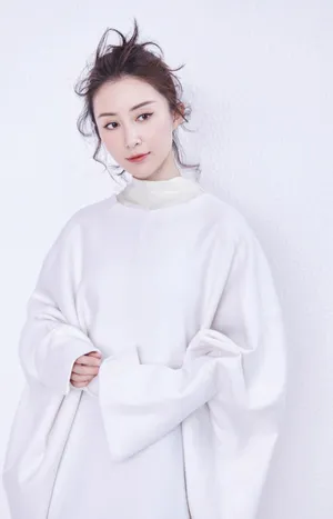 女神舒畅魅力十足时尚写真大片_2