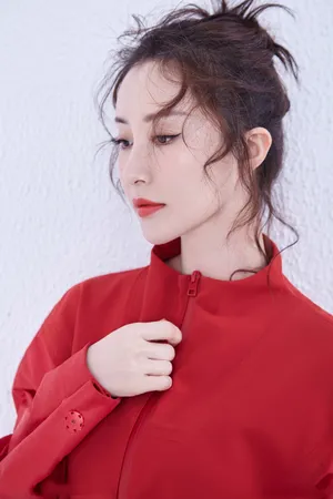 女神舒畅魅力十足时尚写真大片_4