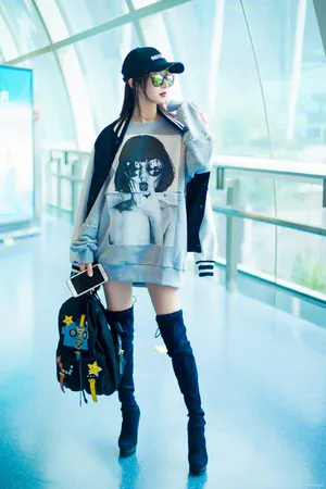 舒畅最新机场街拍图片_3