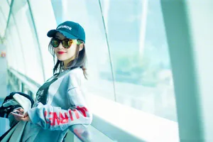 舒畅最新机场街拍图片_4