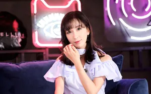 娄艺潇性感图片