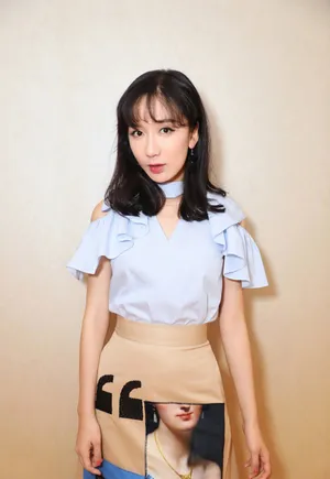 娄艺潇性感图片_5