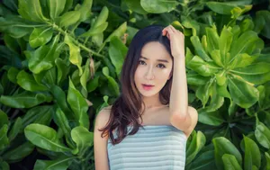 娄艺潇图片：娄艺潇性感海边旅拍图片