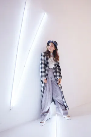 娄艺潇性感时尚杂志写真图片_4