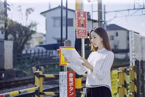 娄艺潇气质清新旅行写真图片_5