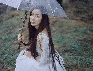 娄艺潇专辑《野生情人》写真图片_3
