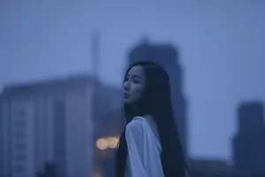娄艺潇专辑《野生情人》写真图片_8