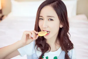 娄艺潇夏日写真图片：演绎清新女神范_5