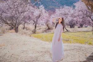 娄艺潇图片：十里桃花清新浪漫_7