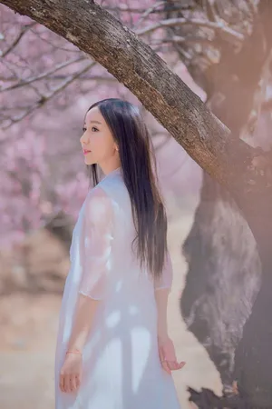 娄艺潇图片：十里桃花清新浪漫_8