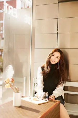 娄艺潇图片：西装美帅温暖迷人_7