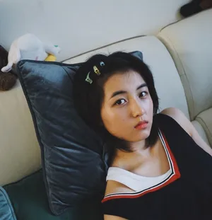 张子枫居家清纯自拍照图片_3