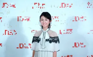 张子枫清新俏皮活动照图片
