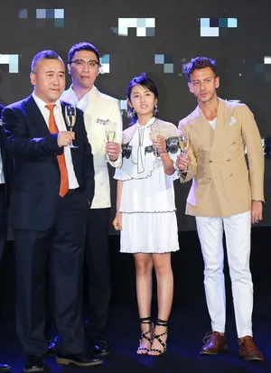 张子枫清新俏皮活动照图片_2