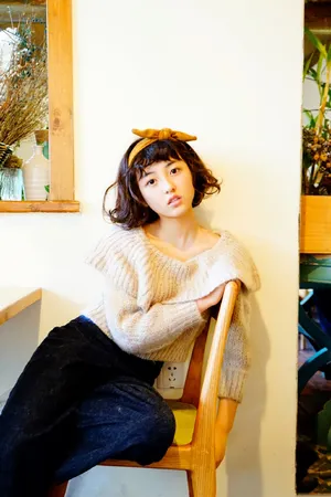 张子枫甜美软萌写真图片_2