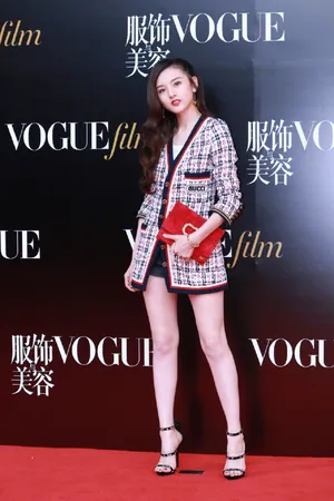宋祖儿时装电影展酒会性感红唇写真图片