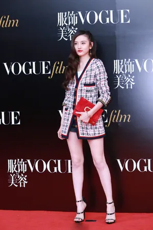 宋祖儿时装电影展酒会性感红唇写真图片