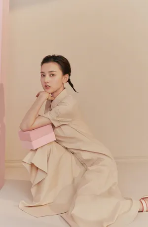 宋祖儿时尚芭莎杂志封面大片