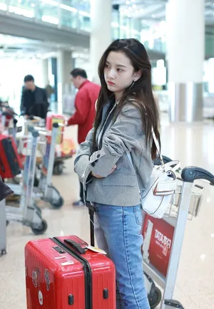 宋祖儿机场街拍图片_4