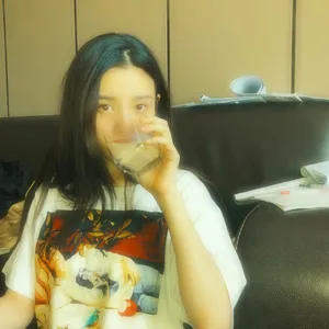 宋祖儿休闲私服居家写真图片_3