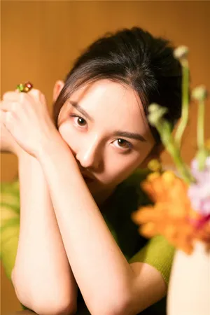 宋祖儿灵动俏皮活动写真图片