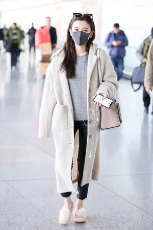 宋祖儿机场风衣清纯气质写真图片_5