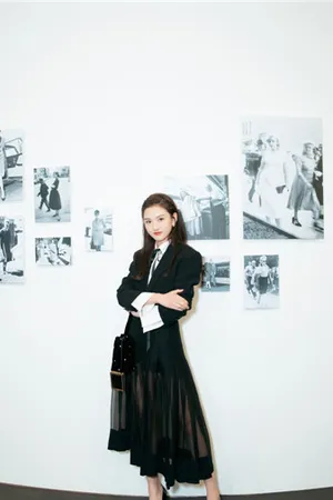 宋祖儿西装长裙帅气甜美活动写真图片