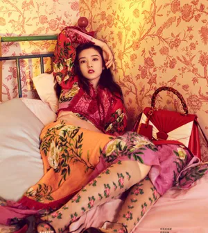 宋祖儿时尚杂志封面性感写真图片