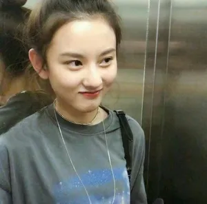 宋祖儿甜美笑容气质写真_3