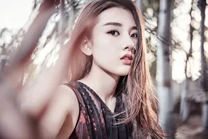 宋祖儿时尚杂志写真图片：化身丛林少女_7