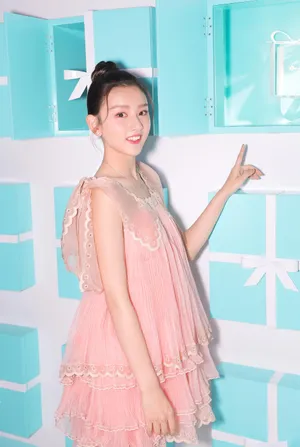 宋祖儿粉嫩甜美活动图片_3