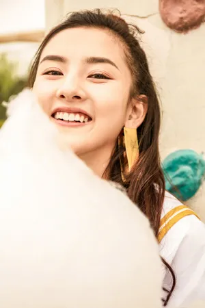 宋祖儿游乐园时尚可爱写真图片_5