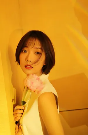 王珞丹优雅知性唯美光影写真图片_6