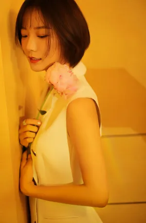 王珞丹优雅知性唯美光影写真图片_7