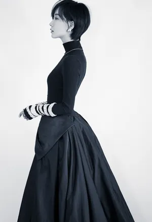 王珞丹黑色礼服短发性感写真图片_5