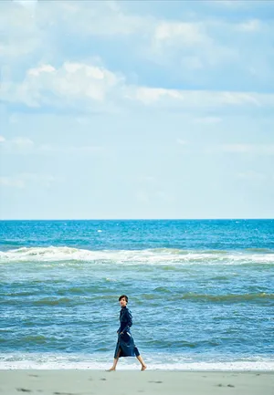 王珞丹清新优雅海边写真高清图片