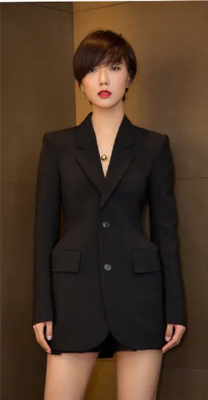 王珞丹黑色西装短裙美腿性感写真_3