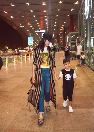 姚晨机场时髦风尚写真气场全开